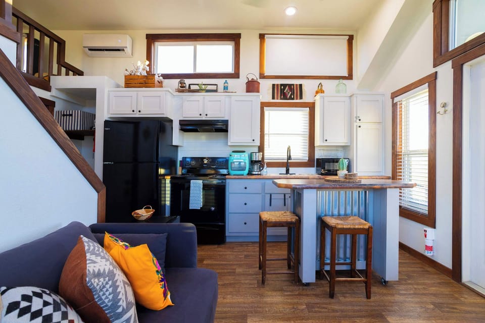 House, 2 Queen Beds, Patio, Mountain View (MM, Casa Vega) | Private kitchen | Fridge, microwave, oven, stovetop