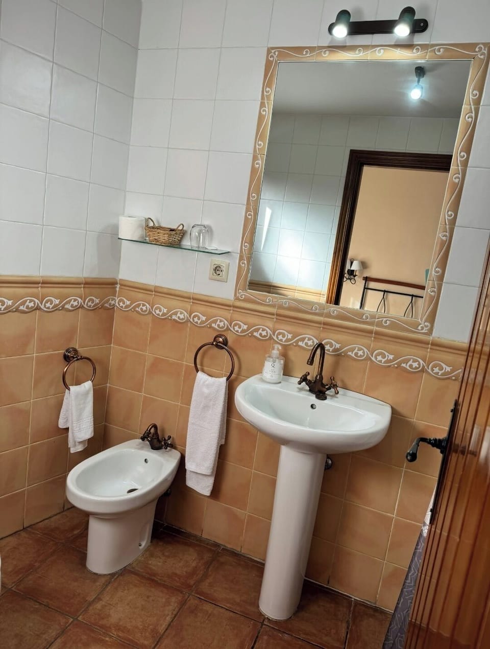 Comfort Twin Room, Balcony, Mountain View | Bathroom | Shower, bidet, towels, soap