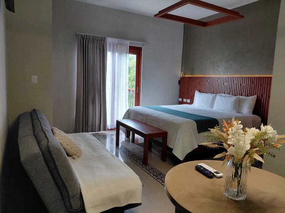 Standard Room | In-room safe, laptop workspace, iron/ironing board, free WiFi