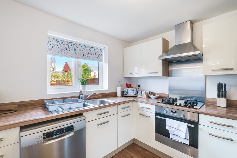 Family House, Patio | Private kitchen | Electric kettle