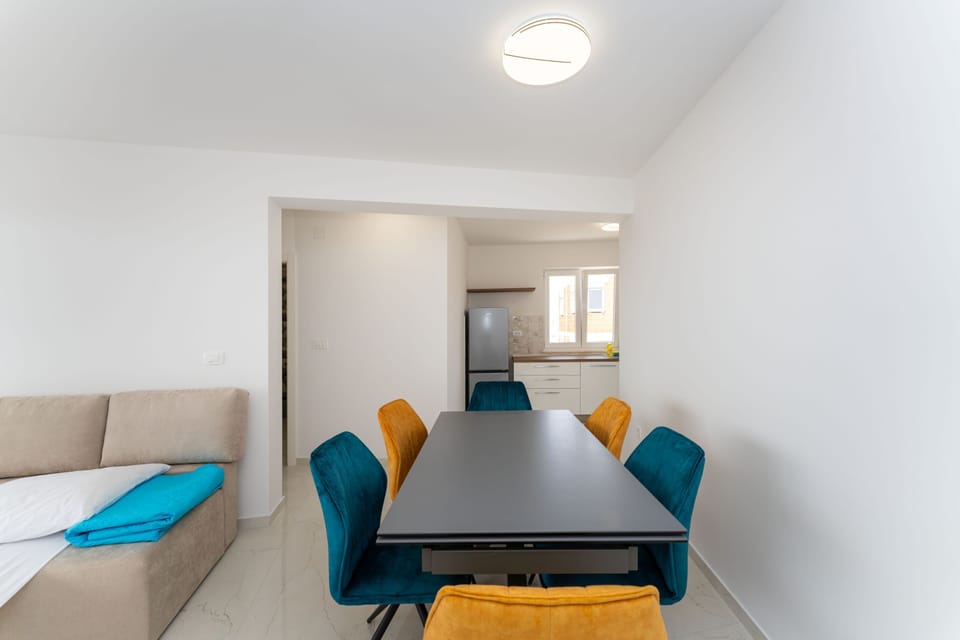Apartment, 2 Bedrooms, Balcony, Garden View | Living room
