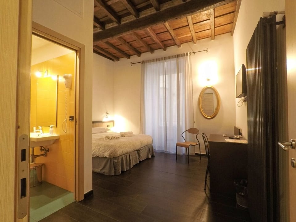 Comfort Double or Twin Room | Desk, laptop workspace, iron/ironing board, free WiFi