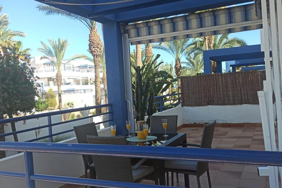 Apartment | Outdoor dining