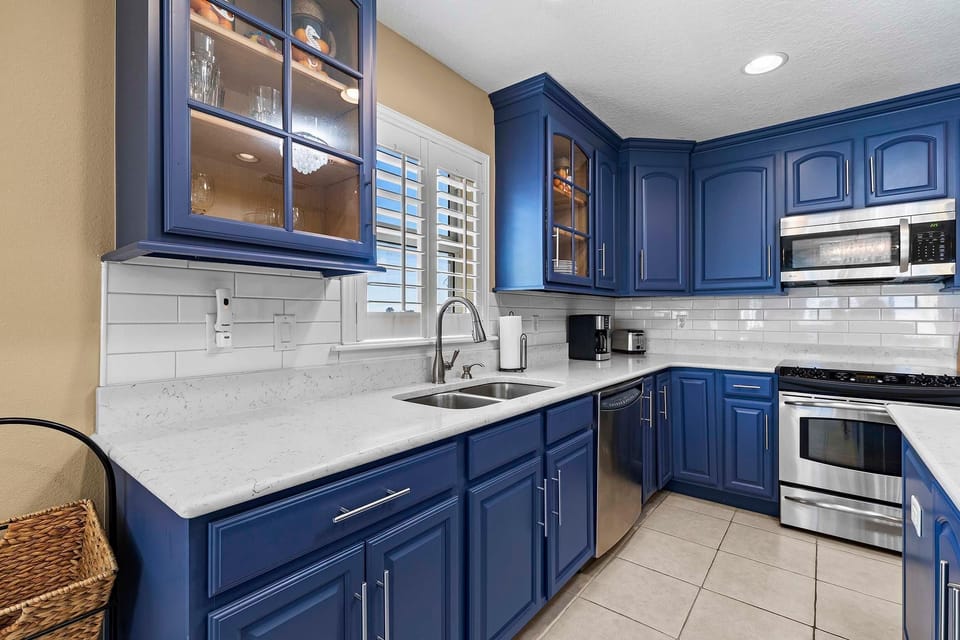 Condo, Multiple Beds (Atlantic Villas 203) | Private kitchen | Oven, coffee/tea maker, toaster, blender