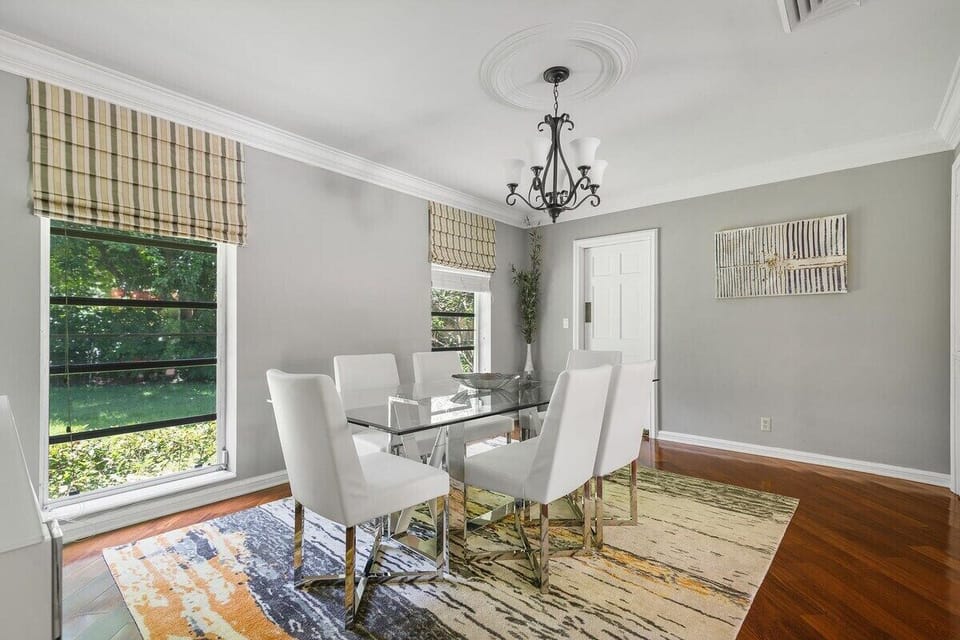 House, Multiple Beds, Hot Tub, Garden View (East Lake ) | Dining