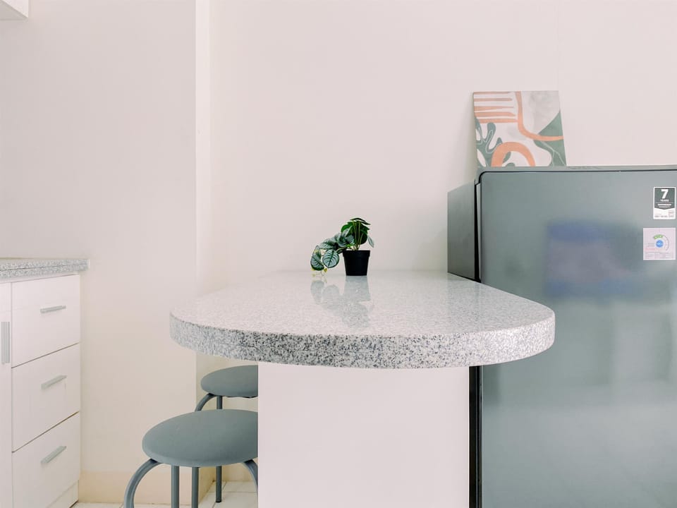 Standard Apartment, 1 Bedroom (Apartment) | In-room dining