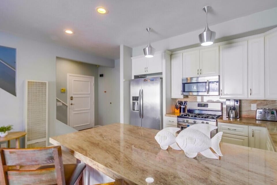 House, Multiple Beds, Balcony, Partial Ocean View | Private kitchen | Coffee/tea maker