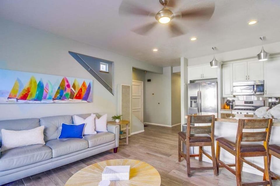 House, Multiple Beds, Balcony, Partial Ocean View | Living area