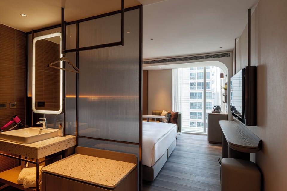 Deluxe Room-Deluxe Floor | Down comforters, in-room safe, blackout drapes, soundproofing