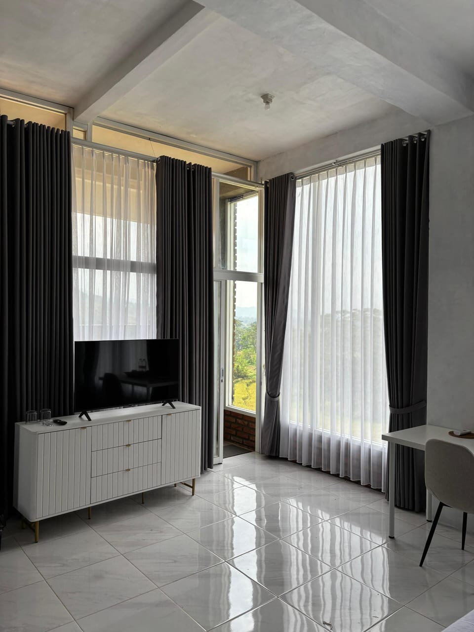 Executive Double Room | Desk, laptop workspace, free WiFi, bed sheets