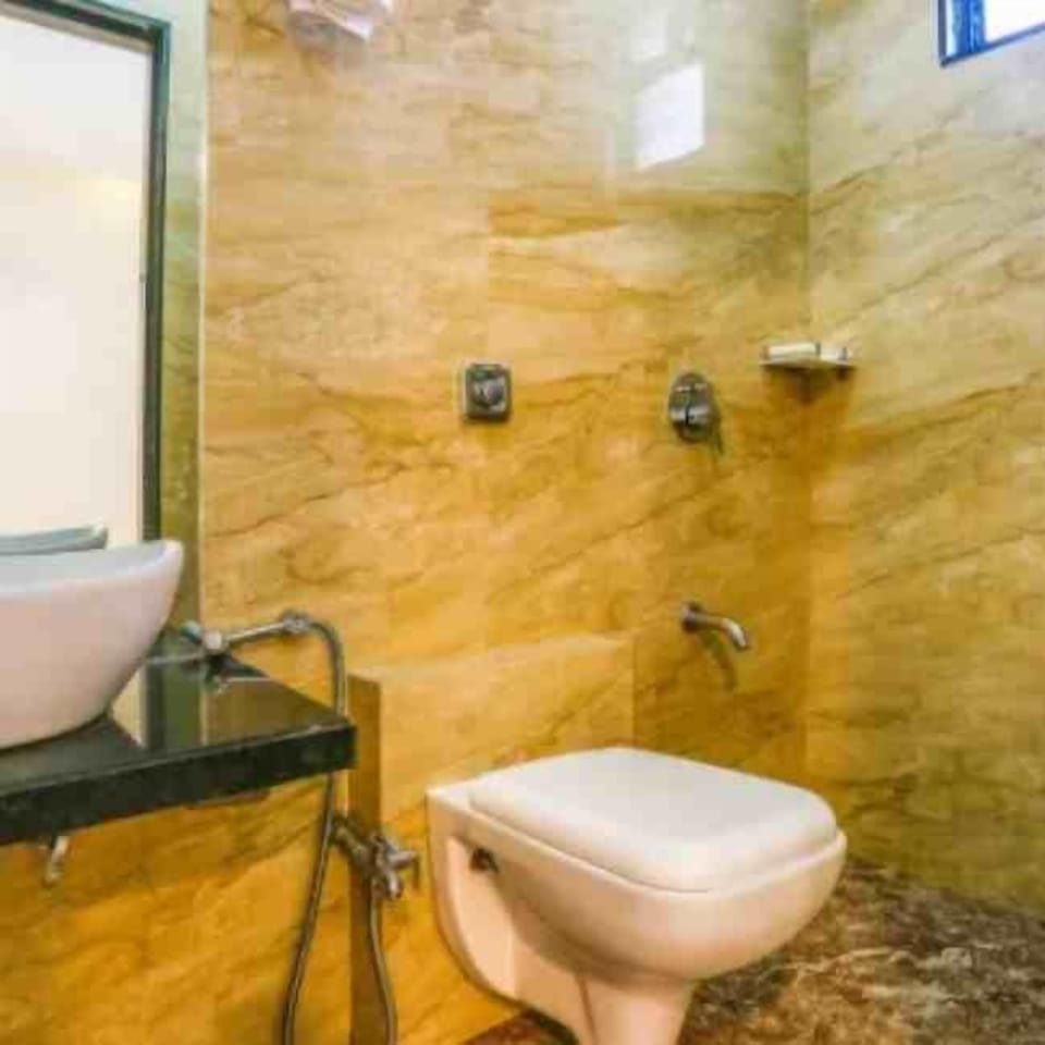 Shower, towels, soap, shampoo
