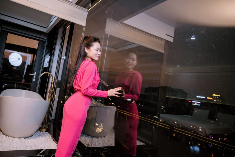 Luxury Double Room, 1 King Bed, Balcony, Lake View | Bathroom | Slippers, bidet, towels, soap