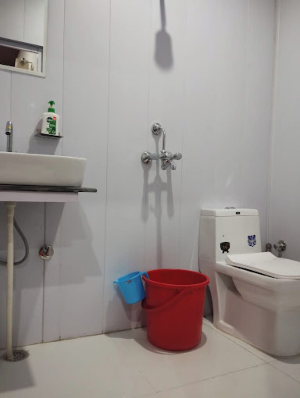 Cottage, Mountain View | Bathroom | Combined shower/tub, soap, toilet paper