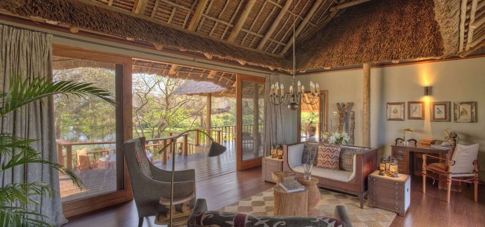 Deluxe Room | Living area
