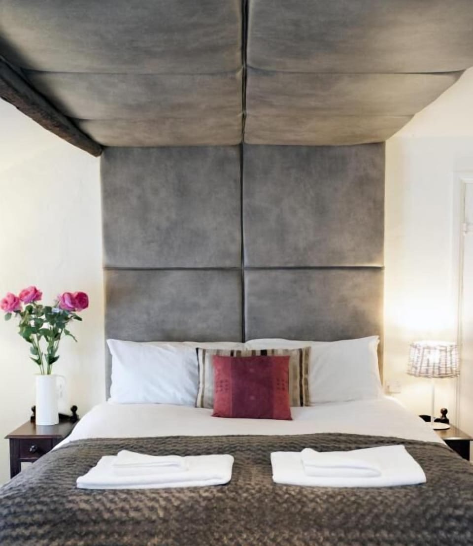 Soundproofing, iron/ironing board, free WiFi