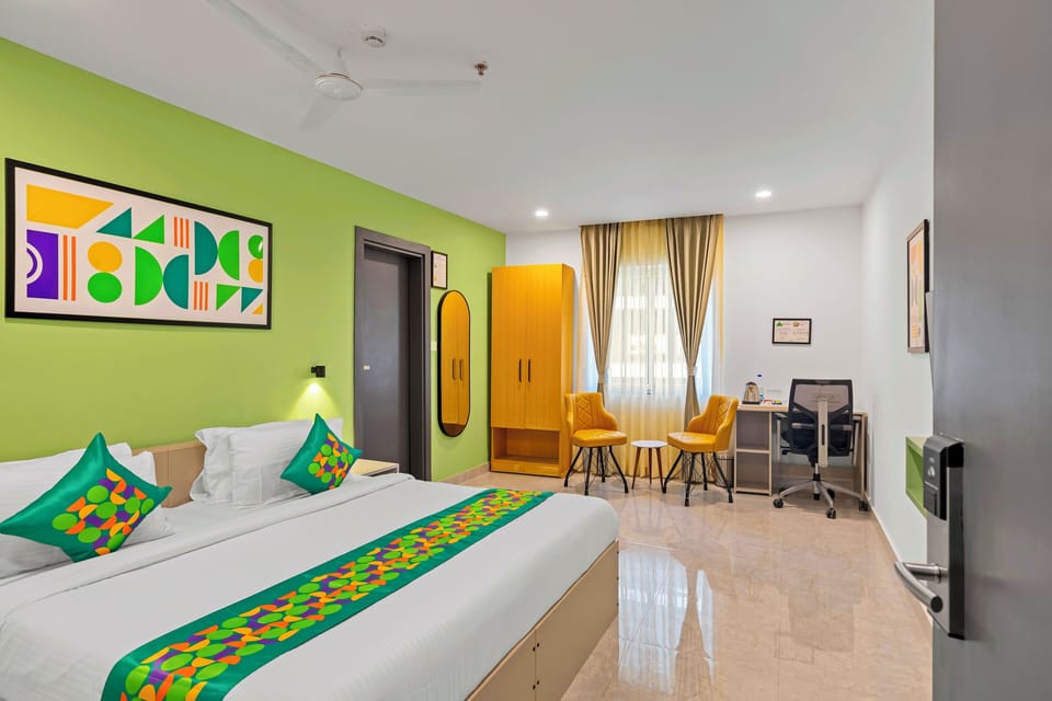 Premium Room | Individually furnished, desk, blackout drapes, iron/ironing board