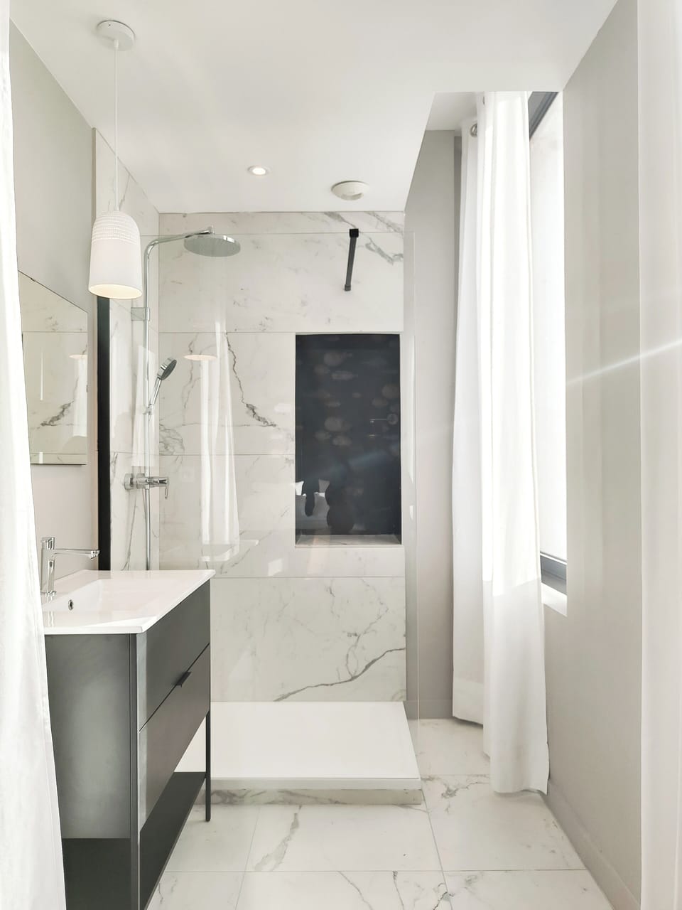 Superior Double Room | Bathroom | Shower, hair dryer, towels, soap