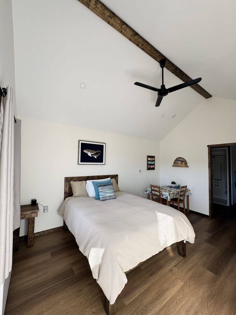 Deluxe House, Accessible, Private Bathroom (Chalet 11) | Interior