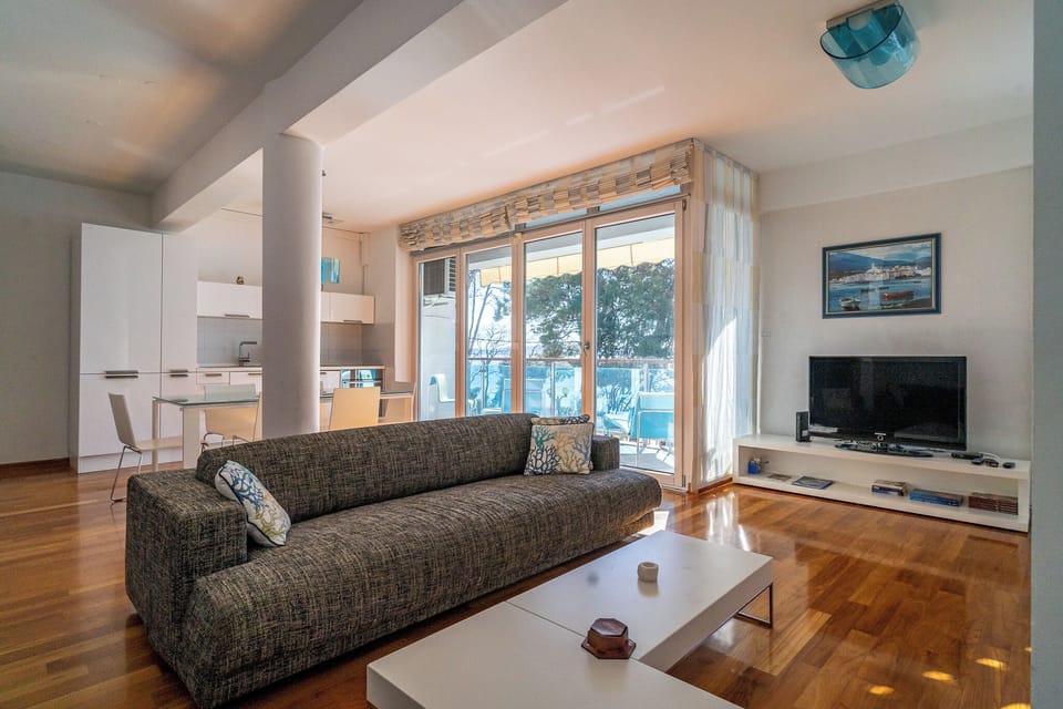 Apartment, Balcony, Sea View | 2 bedrooms, iron/ironing board, free WiFi