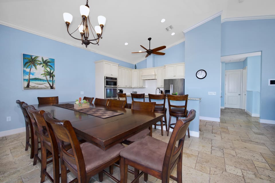 House, Multiple Beds (Blue Horizon) | Dining