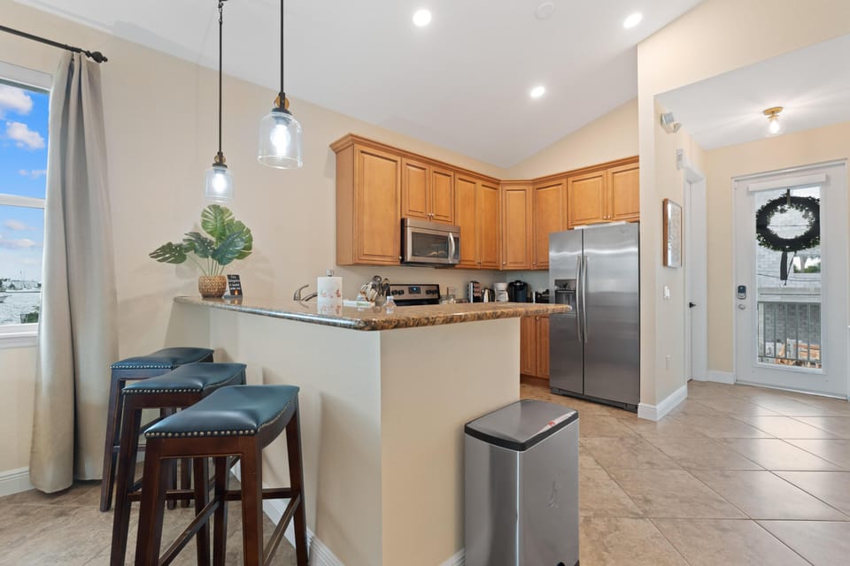 House, Multiple Beds (Sea La Vie) | Private kitchen | Toaster