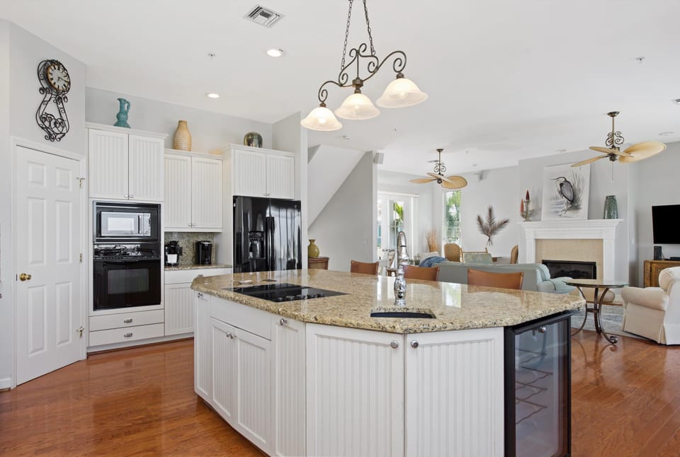 House, Multiple Beds (Dock Holiday) | Private kitchen | Oven, toaster