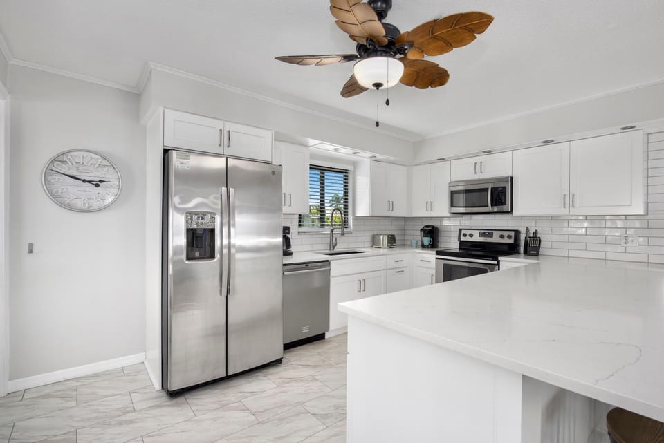 House, Multiple Beds (The Lazy Place) | Private kitchen | Oven, toaster
