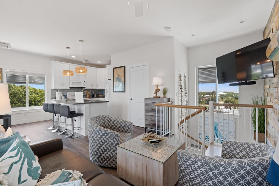 House, 1 King Bed with Sofa bed (Bluewaters Vista) | Living area