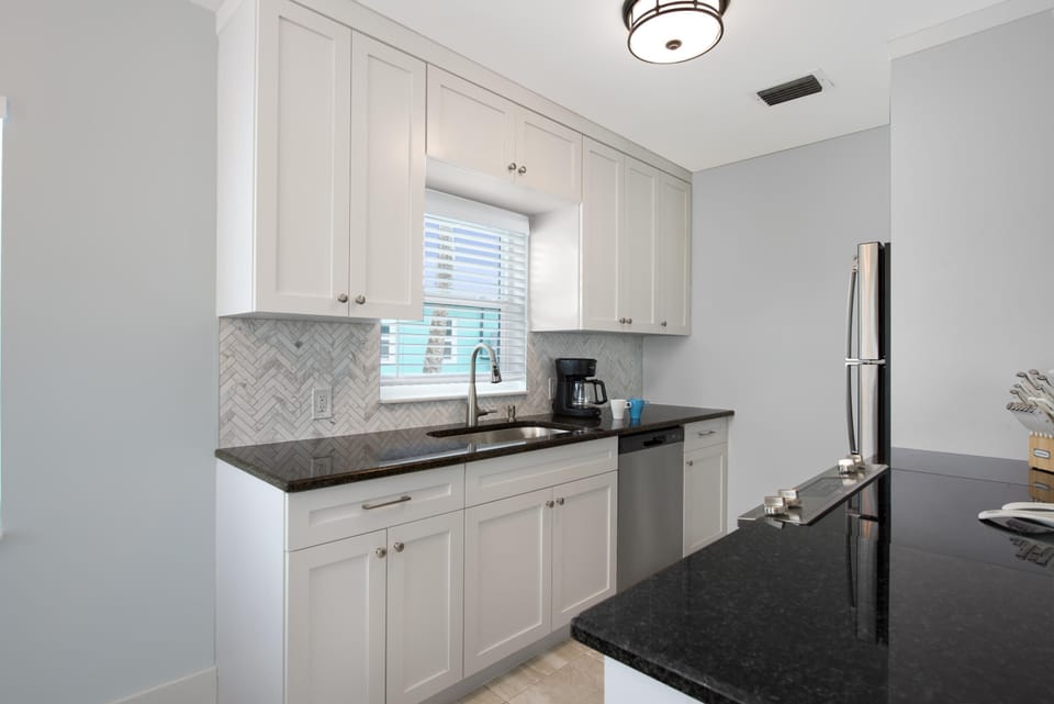 House, 1 King Bed with Sofa bed (Casa Azul B) | Private kitchen | Oven, toaster