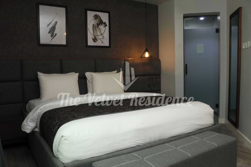 Deluxe Room | Desk, laptop workspace, free WiFi