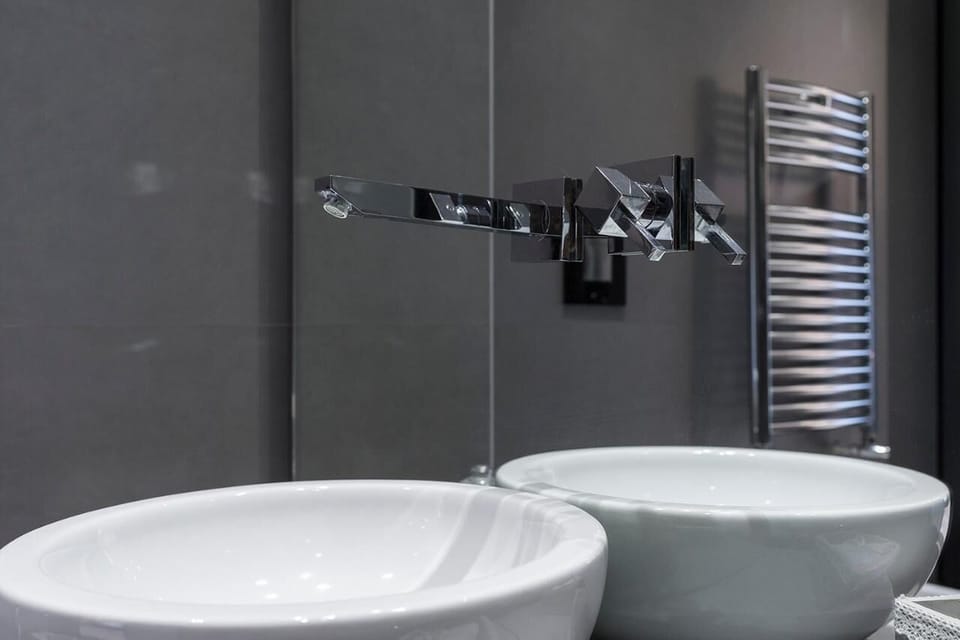 Luxury Apartment, City View | Bathroom | Bathrobes, bidet