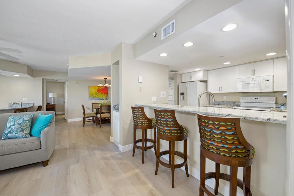 Condo, Multiple Beds (Gullwing #203) | Interior