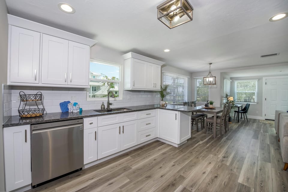 House, Multiple Beds (Beach Paradise Getaway) | Private kitchen | Oven, toaster
