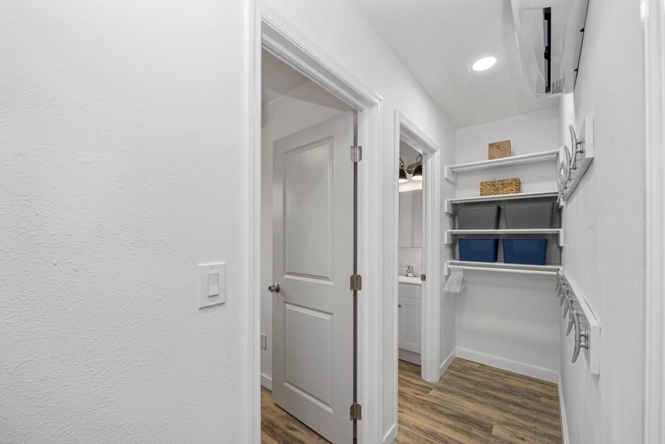 House, Multiple Beds (Lucky Charm) | Interior