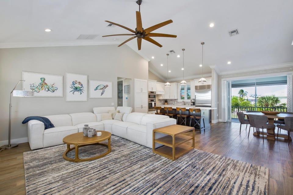 House, Multiple Beds (Crain's Perch) | Living area