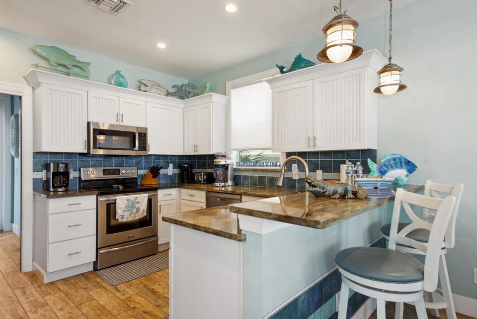House, Multiple Beds (Sunset Paradise) | Private kitchen | Oven, toaster