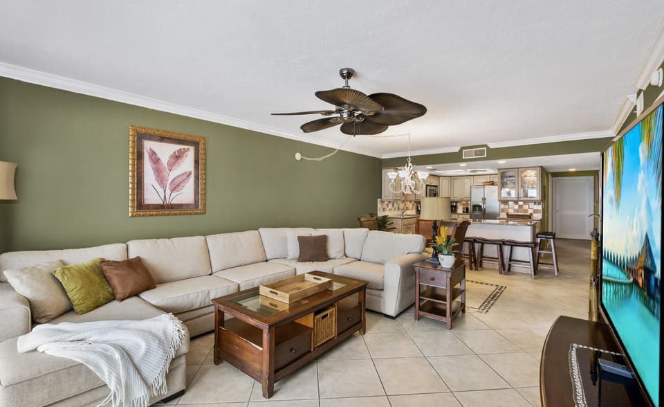 Condo, Multiple Beds (Pelican Watch #603) | Living area