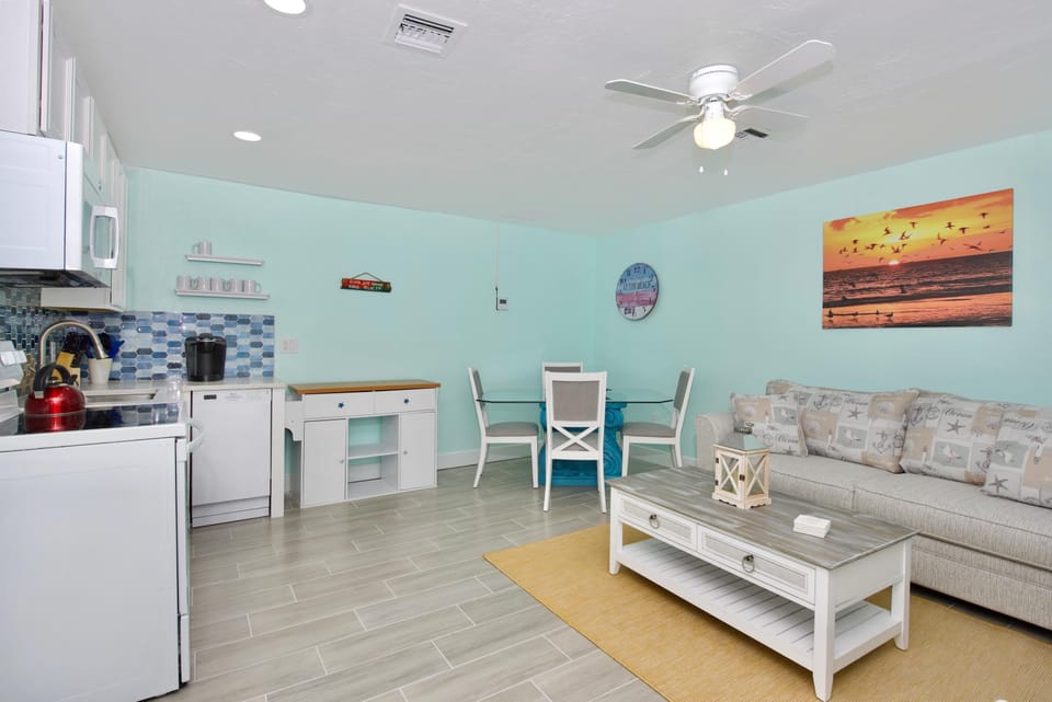 House, Multiple Beds (Mermaid Tales 2BR #1 and #2) | Living area