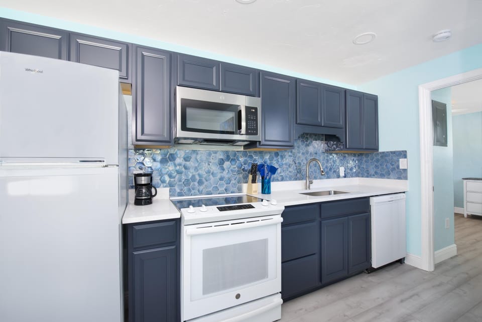 House, Multiple Beds (Mermaid Tales 3BR #2, #3, and #4) | Private kitchen | Oven, toaster