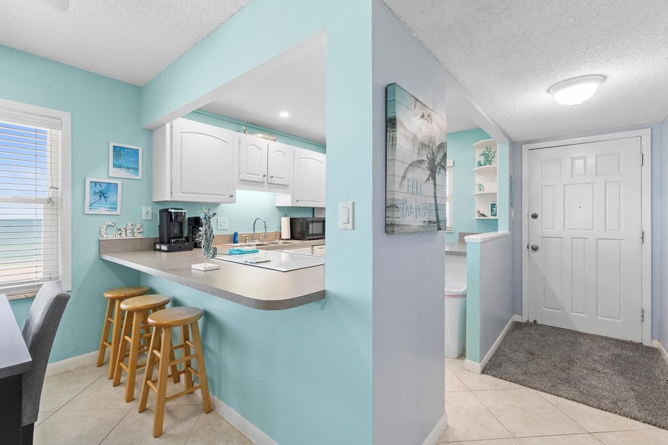 Condo, Multiple Beds (Sea Coast Condominium 418) | Private kitchen | Oven, coffee/tea maker, toaster, blender