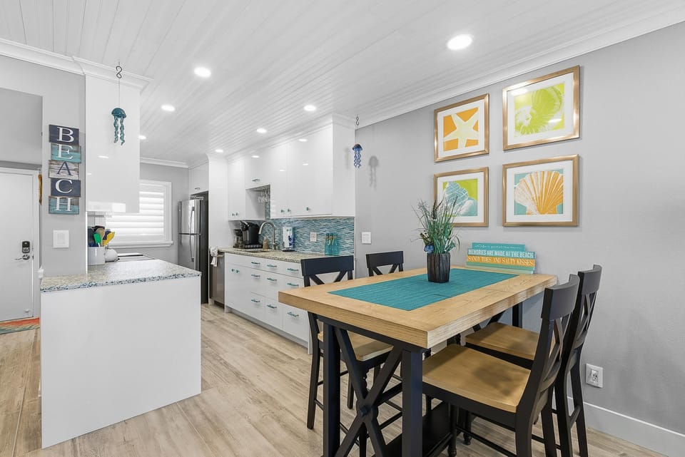 Condo, Multiple Beds (Sea Coast Gardens III 109) | Dining
