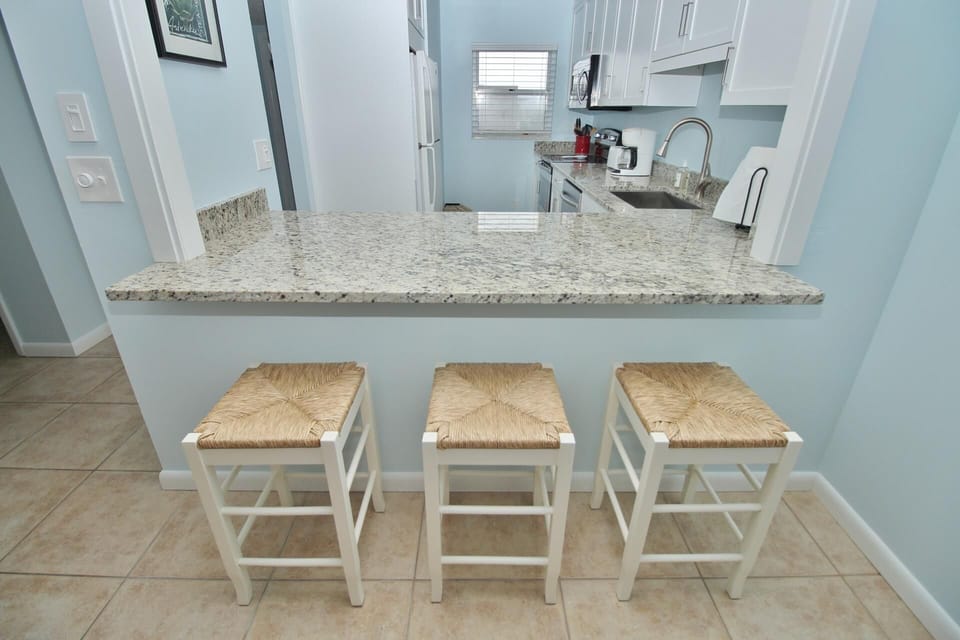Condo, 1 King Bed with Sofa bed (Sea Coast Gardens III 513) | Private kitchen | Oven, coffee/tea maker, toaster, blender
