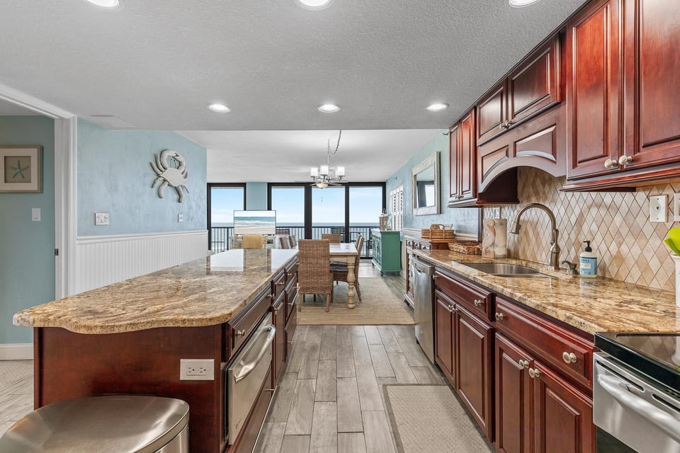 Condo, Multiple Beds (Sunrise 309) | Private kitchen | Oven, toaster