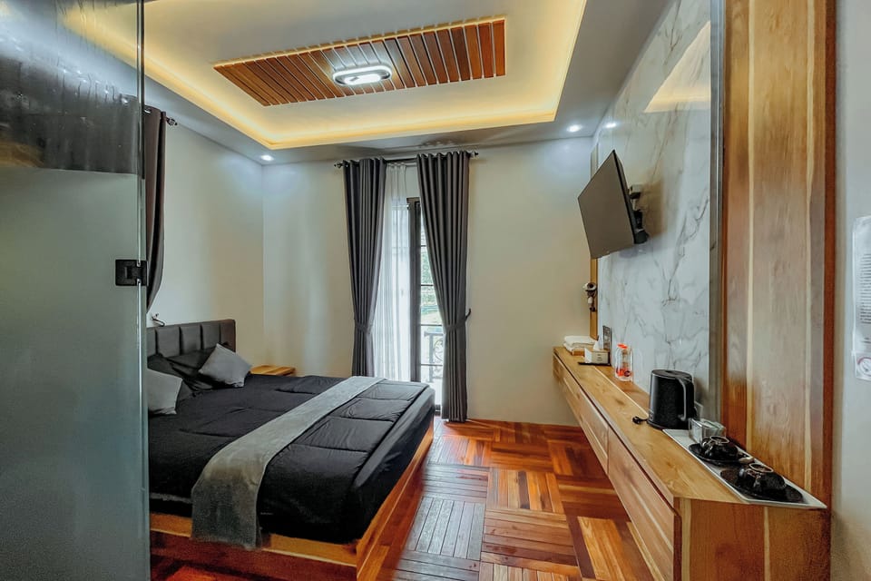 Couple Room with Mountain View | Iron/ironing board, free WiFi, bed sheets