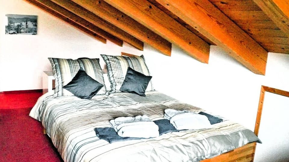 Apartment, 2 Bedrooms, Balcony, Mountain View | 2 bedrooms