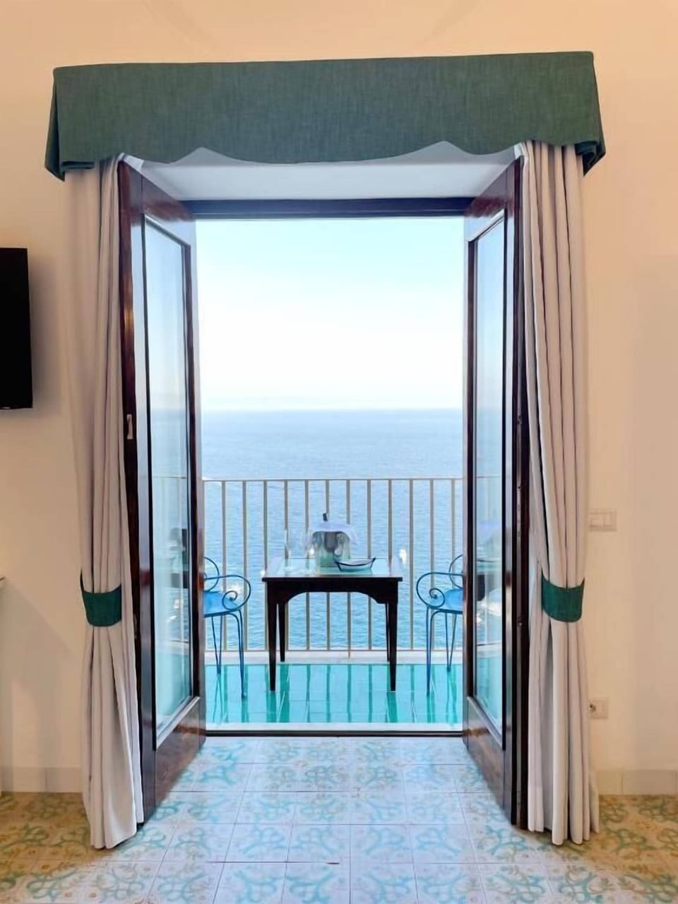 Camera Deluxe, 1 letto king, vista mare, balcone | Terrace/patio