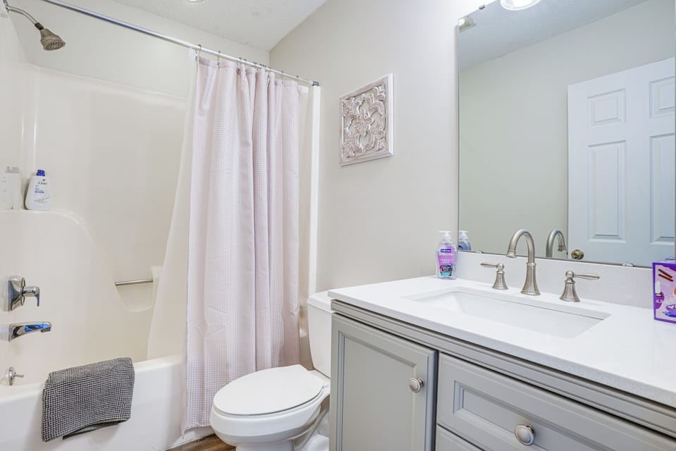 Modern Townhome at Wintergreen Resort Apartment in Shenandoah Valley