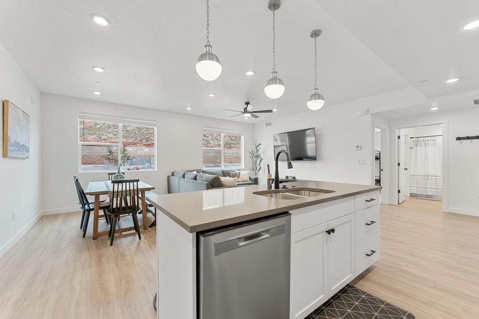 Condo, 2 Bedrooms | Interior