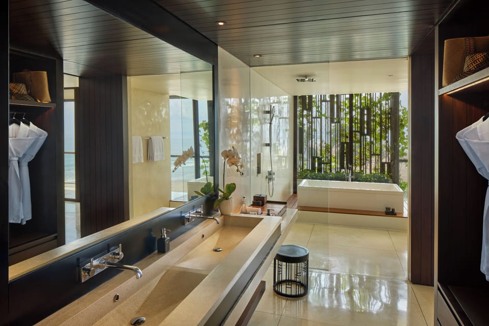 Suite (Beach) | Bathroom | Shower, designer toiletries, hair dryer, bathrobes