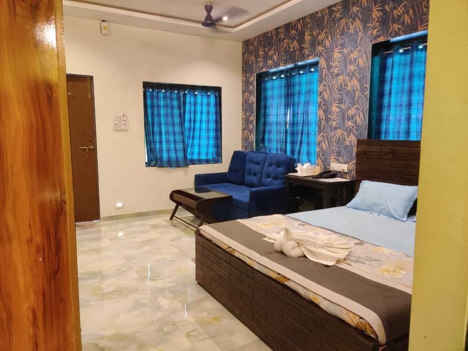Deluxe Room, Non Smoking, Private Bathroom | Laptop workspace, free WiFi